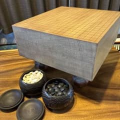 将棋盤　足つき　脚つき　へそあり　囲碁盤 蛤　那智黒　36号 将棋盤 基盤 板目 極厚 へそあり 脚付 17cm 28号 蛤碁石 那智黒 - メルカリ