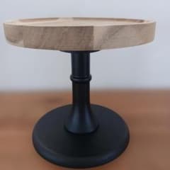 木製のディスプレイ台のサムネイル