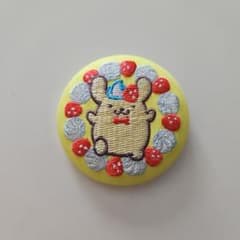 ポムポムプリン 刺繍缶バッジのサムネイル