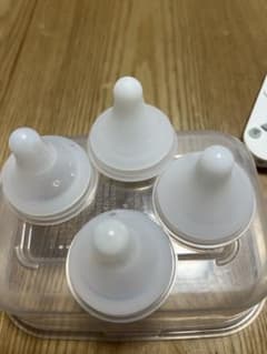哺乳瓶用乳首 4個セット 6ヶ月から　Pigeonのサムネイル