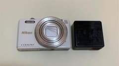 Nikon COOLPIX Style COOLPIX S7000 WHITEのサムネイル