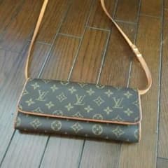 LOUIS VUITTONのサムネイル
