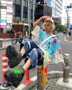 kim laughton あおば着用 raddloungeのサムネイル