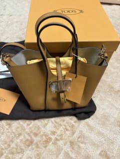 てら様専用⭐️新品TOD'S Tタイムレス　トッズ　ショルダーバッグハンドバッグ⭐️のサムネイル