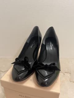 [美品]JILL STUART ブラックエナメルパンプスのサムネイル