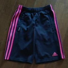 アディダス　ハーフパンツ　130センチのサムネイル