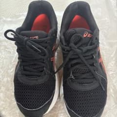 asics ランニングシューズ ブラック レッドのサムネイル
