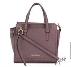 ◇ FERRAGAMO(フェラガモ)◇AMYレザーハンドバッグ VIOLET花柄 - メルカリ