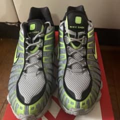 オ*ム様 Nike Shox グレー/ライム スニーカー オ*ム様 Nike Shox グレー/ライム スニーカー - メルカリ
