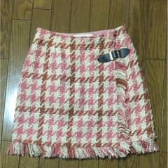 ピンク スカートのサムネイル