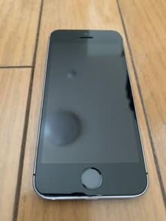 iPhone SE 64GB SIMフリーのサムネイル