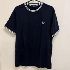 FRED PERRY ネイビーTシャツMのサムネイル