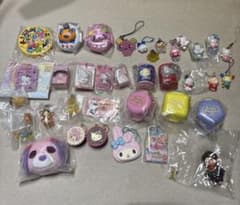 ど*☆様 ガチャガチャまとめ売り　約30点 サンリオ、たまごっちなどのサムネイル