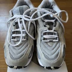 ニューバランス　スニーカー　725  グレー　newbalanceのサムネイル