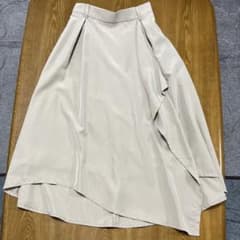 新品未使用★ huitieme nid/ユイティーム・ニ　ロングスカートのサムネイル