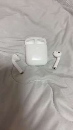 Apple AirPods 本体のサムネイル