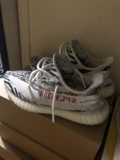アディダスイージーブースト350V2ゼブラのサムネイル
