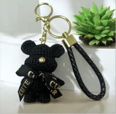 新品 未使用 クマ型 キーホルダー ブラックのサムネイル