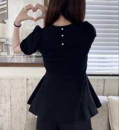 【美品】バックパールペプラムトップスのサムネイル