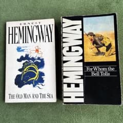 Ernest Hemingway ヘミングウェイ　ペーパーバック洋書 2冊セットのサムネイル