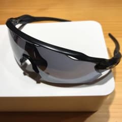 OAKLEY オークレー サングラス マットブラックのサムネイル