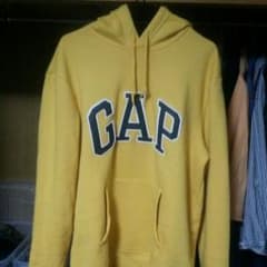 GAP パーカー 黄色 早い者勝ちとかは考えてないのでどしどしコメントください！のサムネイル