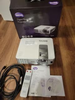 BENQ MW632ST　プロジェクター　ほぼ未使用のサムネイル