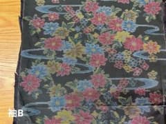 大島紬　花と流水模様　袖　B 37X112cmのサムネイル