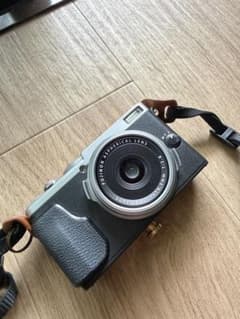 FUJIFILM X70 シルバー 動作確認済み 純正バッテリー付のサムネイル
