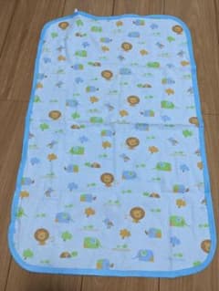 動物柄おむつ替えマット 防水付き 約70cm x 45cmのサムネイル
