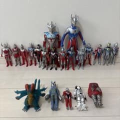 歴代ウルトラマン　ソフビ　17体　怪獣4体　21体セット　まとめ売り　バンダイのサムネイル