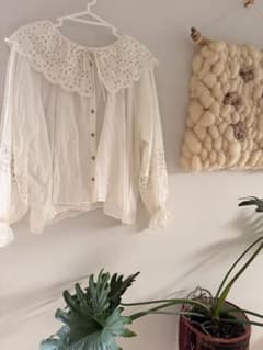 tumugu: ツムグ コットンスカラップ刺繍起毛 2WAYブラウス 白 F tumugu: ツムグ コットンスカラップ刺繍起毛 2WAYブラウス꙳ - メルカリ