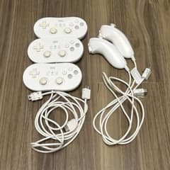 【純正】Wii クラシックコントローラ 3個 ＋ ヌンチャク 2個 セットのサムネイル