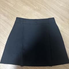 GU サイドプリーツスコート　ブラック Sサイズのサムネイル