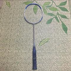 バドミントンラケット Ti-zのサムネイル