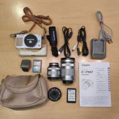 OLYMPUS E−PM2 E-PM2 WHITE  アクセサリー付きのサムネイル