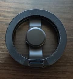 MagSafe対応 スタンド 兼 中央丸い部分が回転軸になっているハンドスピナーのサムネイル