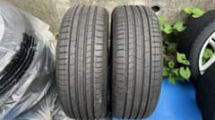 ピレリ P-ZERO PZ4 235/45R20 2本 2022年 バリ溝のサムネイル