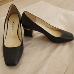 DIANA ブラックパンプス 22.5cmのサムネイル