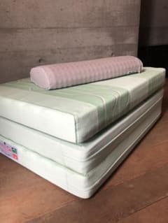 ［こーや様 専用］ヘルスウェーブゴールドすややかレギュラータイプ　安眠枕付　美品のサムネイル