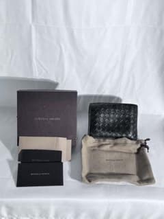 【最終値下げ】Bottega Veneta 二つ折り財布 ブラックのサムネイル
