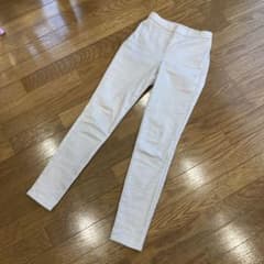 美品⭐︎GUスキニーパンツのサムネイル