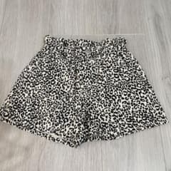 ヒョウ柄ショートパンツのサムネイル