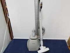 ゆ*じ様 Panasonic パナソニック 紙パック式 掃除機 MC-PJ23G - メルカリ