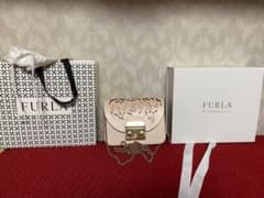 FURLA ベージュ カットアウトショルダーバッグのサムネイル