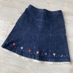 美品 ミキハウス デニムスカート 刺繍 花柄 130 ウエスト調整可能