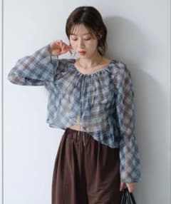 【kastane】シャーリングシアーブラウスのサムネイル