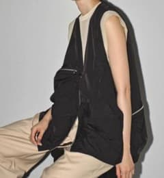 完売品　ナイロンポケットベスト