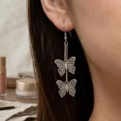 ピアス　シルバー　バタフライ　蝶のサムネイル