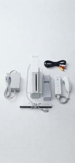 【動作品・付属品充実】Nintendo Wii 白 リモコン・ヌンチャク付属のサムネイル